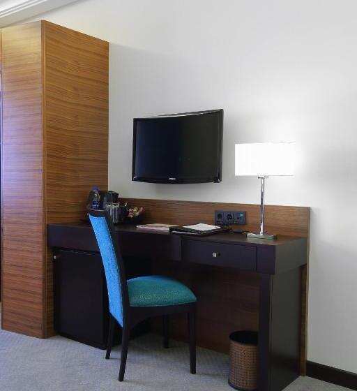 اتاق لوکس, Corp Amman