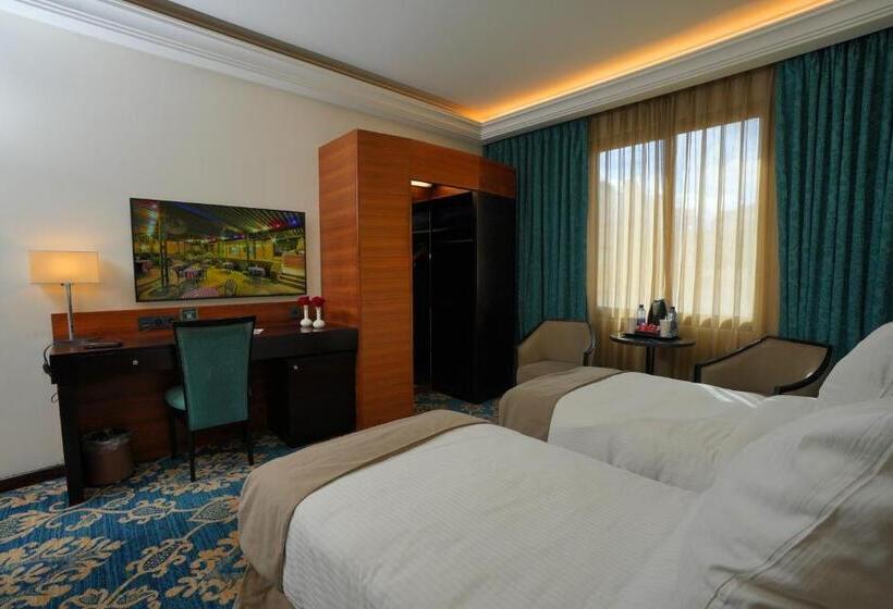 اتاق خانوادگی, Corp Amman