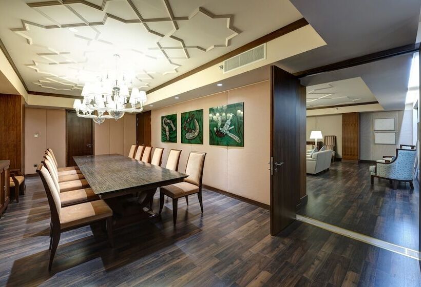 سوئیت رویال, Crowne Plaza Duqm, An Ihg