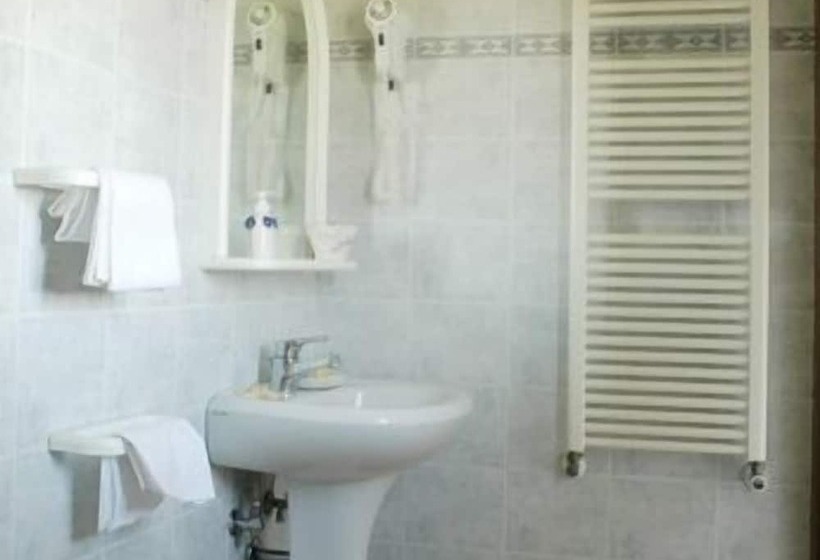 חדר אקונומי, Dei Tigli