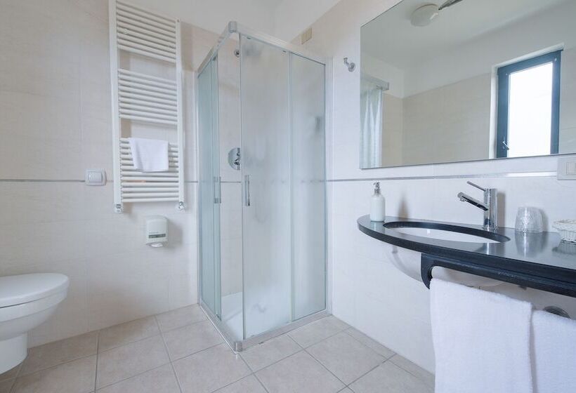 エコノミールーム, Dei Tigli