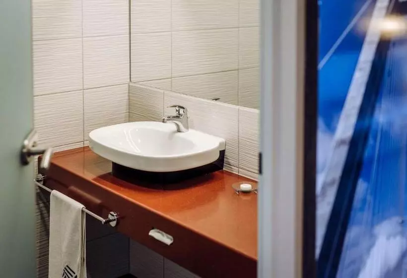 سوئیت اجرایی با مشاهده, Eto Park Hotel Business & Stadium