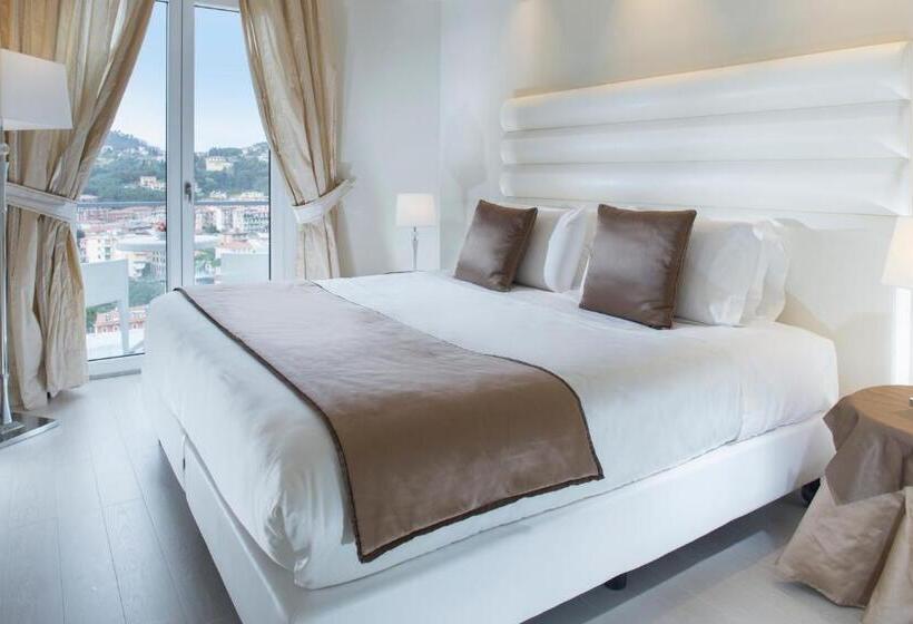 اتاق استاندارد با چشمانداز دریا, Europa Grand