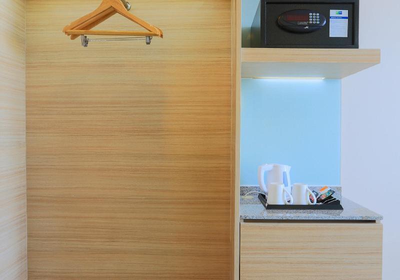 Camera Standard Vista Città, Holiday Inn Express Semarang Simpang Lima, An Ihg