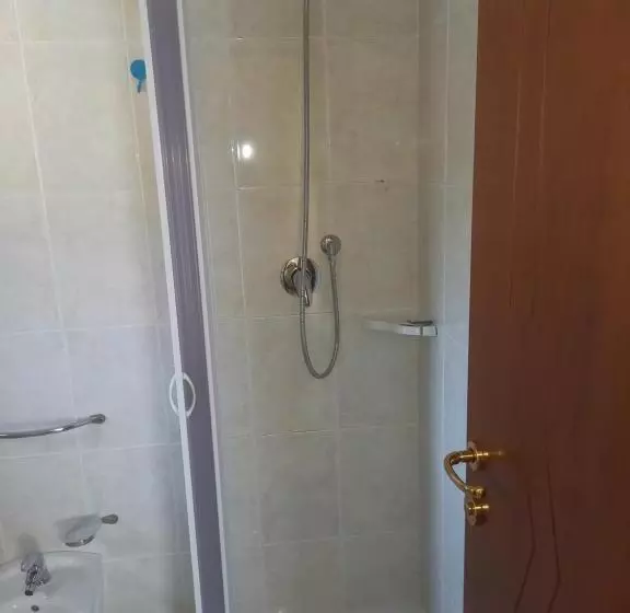 اتاق استاندارد چهار تخته, Il Chierichetto