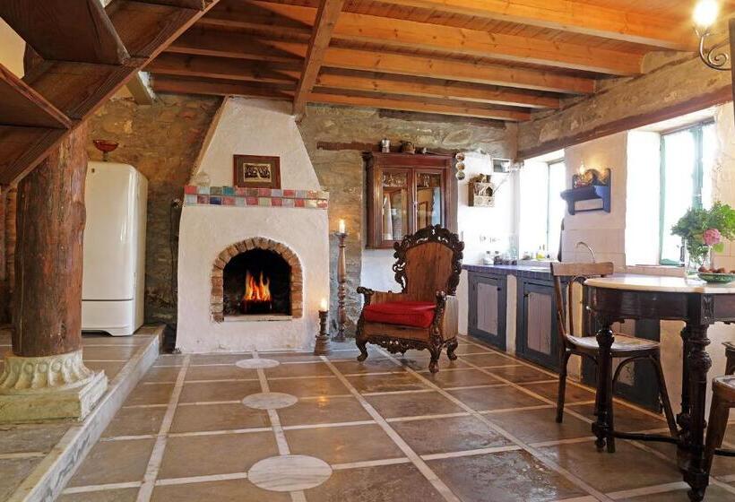 침실 1개 주택, Nisanyan