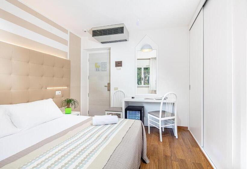 Standard-huone, Palace