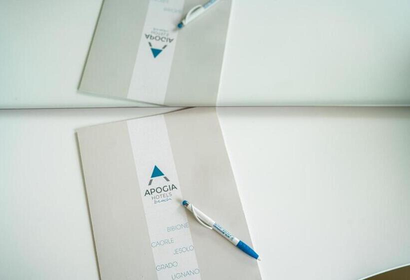 Standard Kolmen Hengen Huone Parveke, Palace