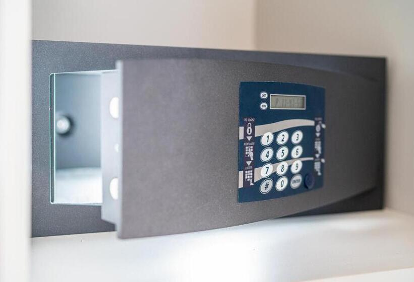 Standard Kolmen Hengen Huone Parveke, Palace