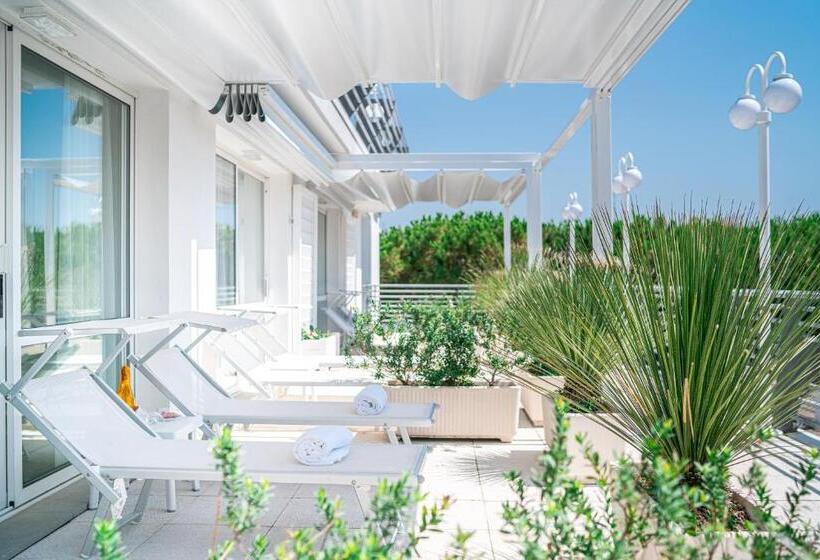 Executive-huone, Palace