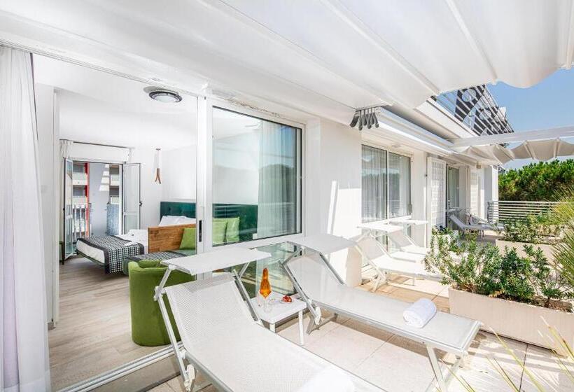 Executive-huone, Palace