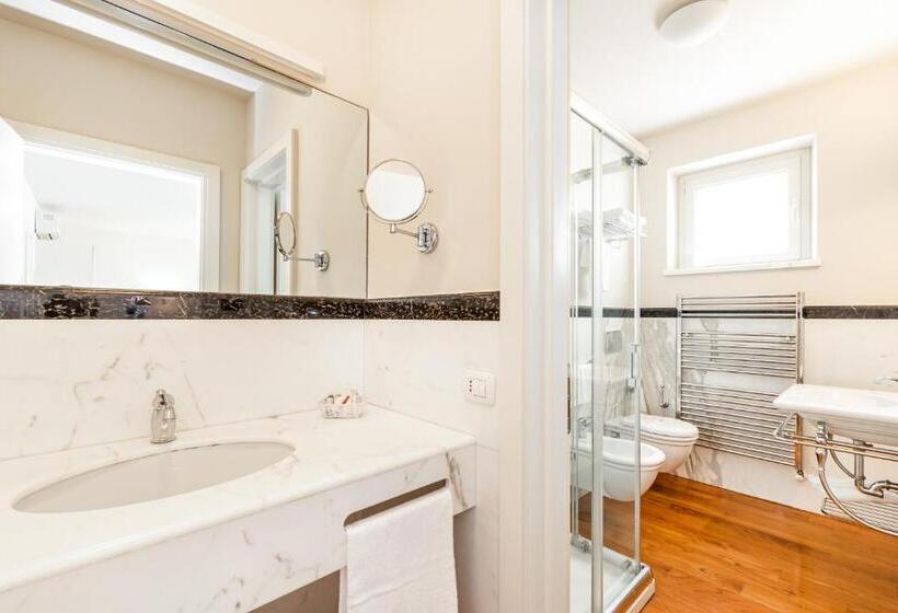 Номер Deluxe, & Residence Exclusive