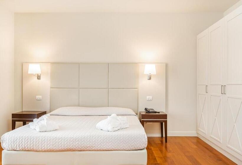 Номер Deluxe, & Residence Exclusive