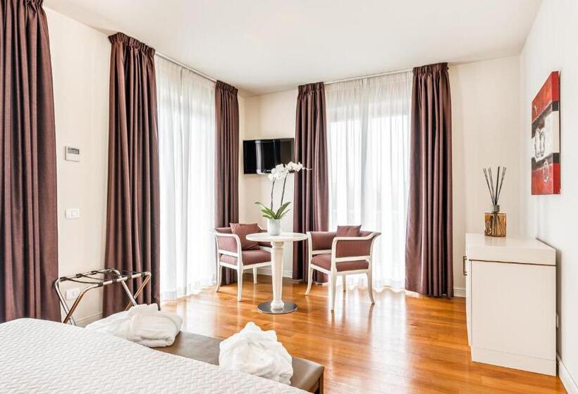 Номер Deluxe, & Residence Exclusive