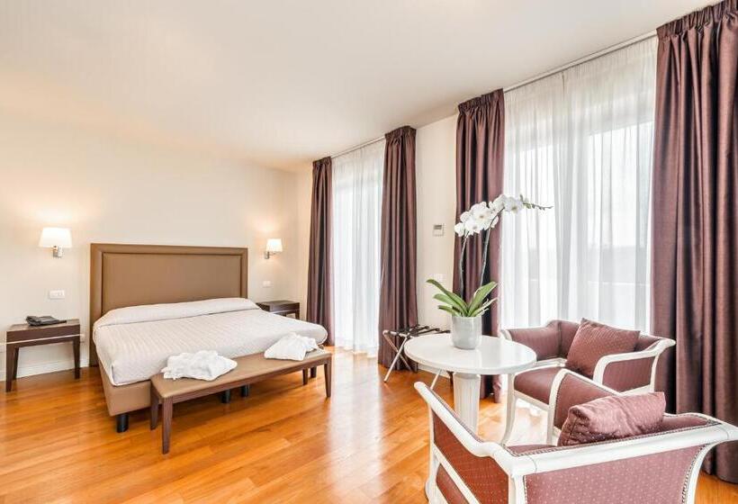 Номер Deluxe, & Residence Exclusive