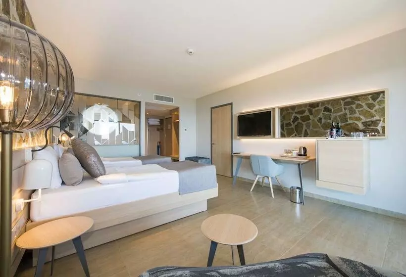 اتاق استاندارد با بالکن و چشم‌انداز دریا, Tui Blue Seno   Adults Only