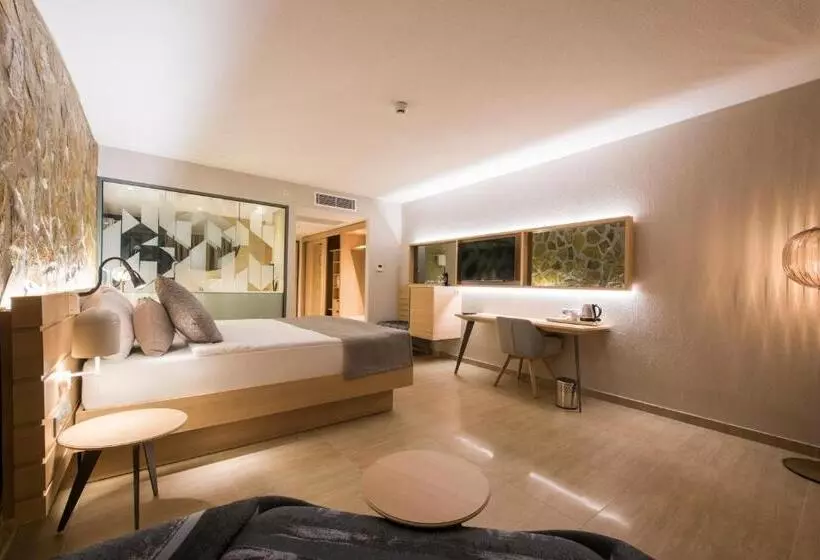 اتاق استاندارد با بالکن و چشم‌انداز باغ, Tui Blue Seno   Adults Only