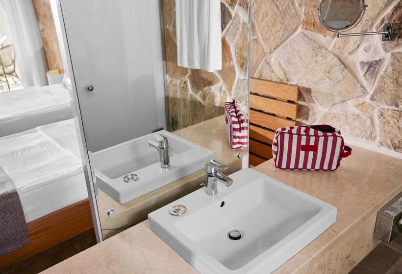 اتاق استاندارد با بالکن و چشم‌انداز دریا, Tui Blue Seno   Adults Only
