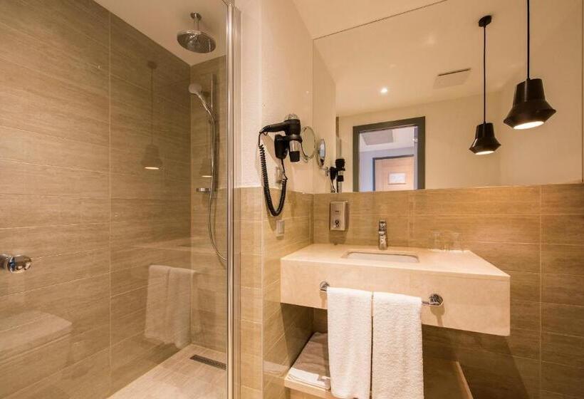 سوییت با چشم‌انداز دریا, Tui Blue Seno   Adults Only