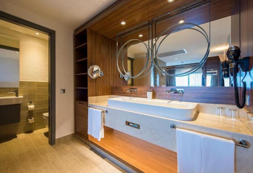 سوییت با چشمانداز دریا, Tui Blue Seno   Adults Only