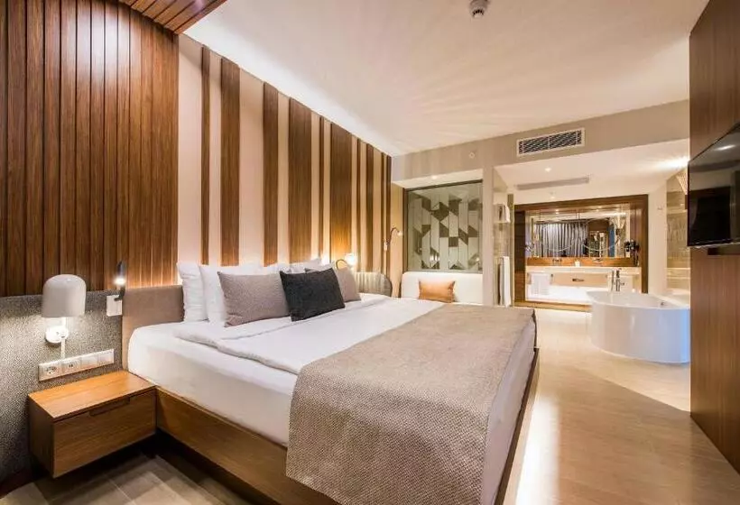 سوییت با چشم‌انداز دریا, Tui Blue Seno   Adults Only