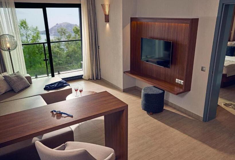 سوییت با چشمانداز دریا, Tui Blue Seno   Adults Only