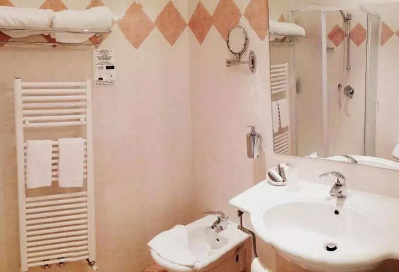 Standard Neljän Hengen Huone, Villa Cinzia