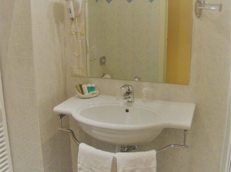 Четырехместный Номер Стандарт, Villa Cinzia