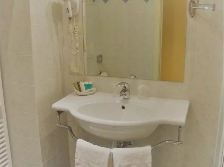 Standard Neljän Hengen Huone, Villa Cinzia