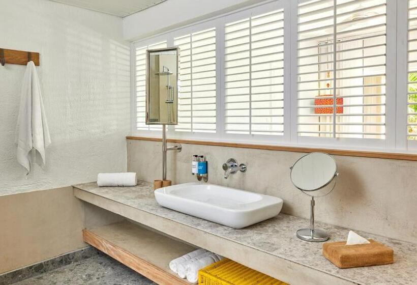 サイドシービュースーペリアールーム, Zilwa Attitude