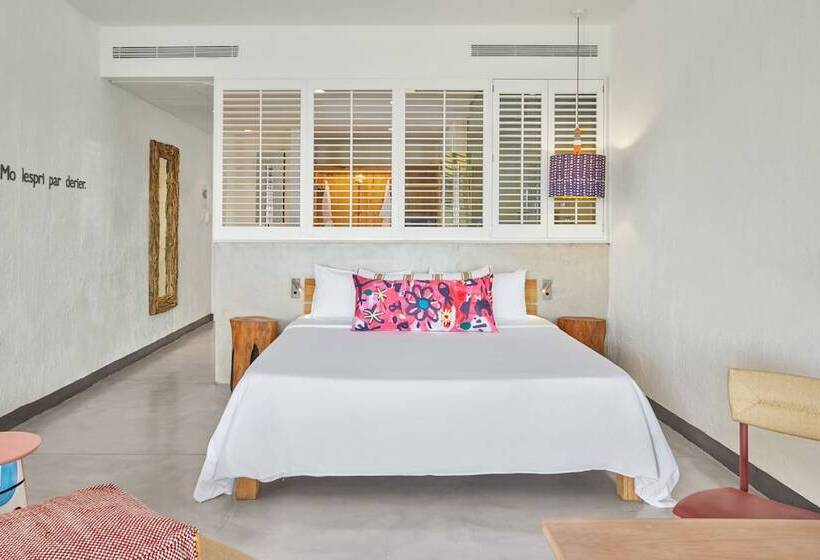 プレステージ ジュニアスイート オーシャンビュー, Zilwa Attitude