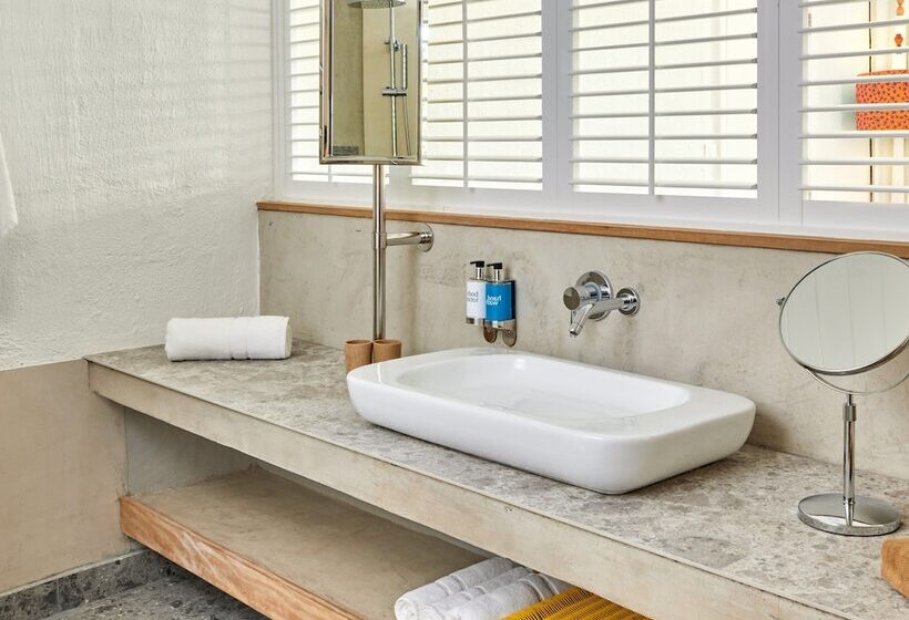 スーペリアールーム, Zilwa Attitude