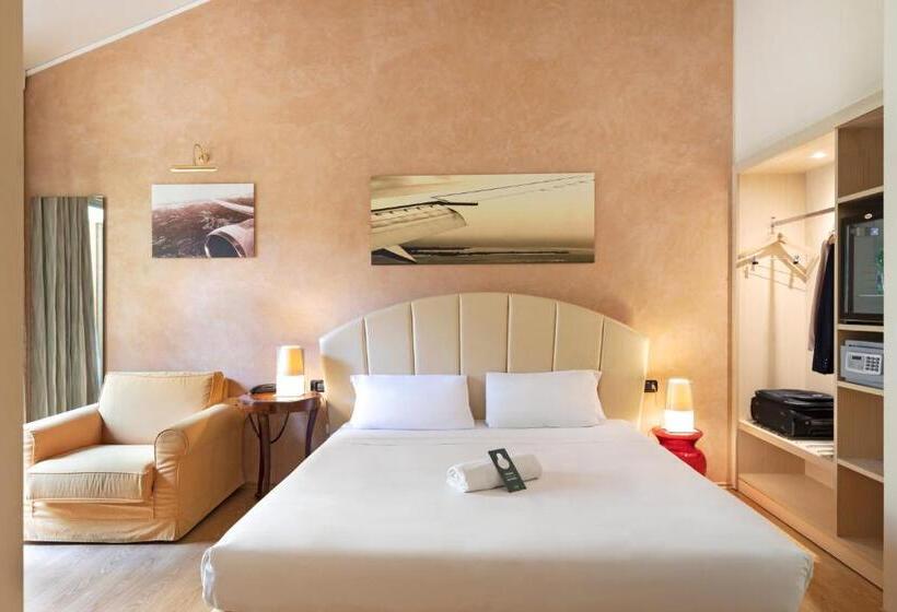 جناح جونيور, B&b Hotel Malpensa Lago Maggiore