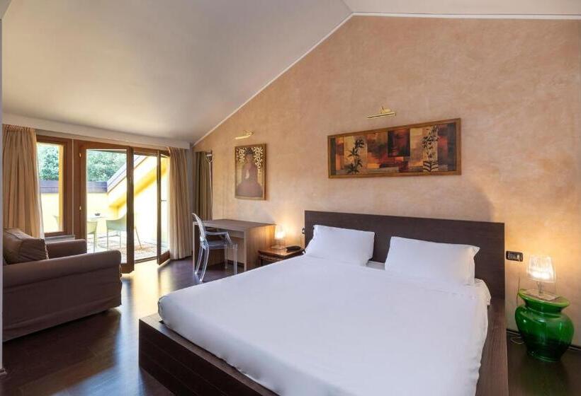 جناح جونيور, B&b Hotel Malpensa Lago Maggiore