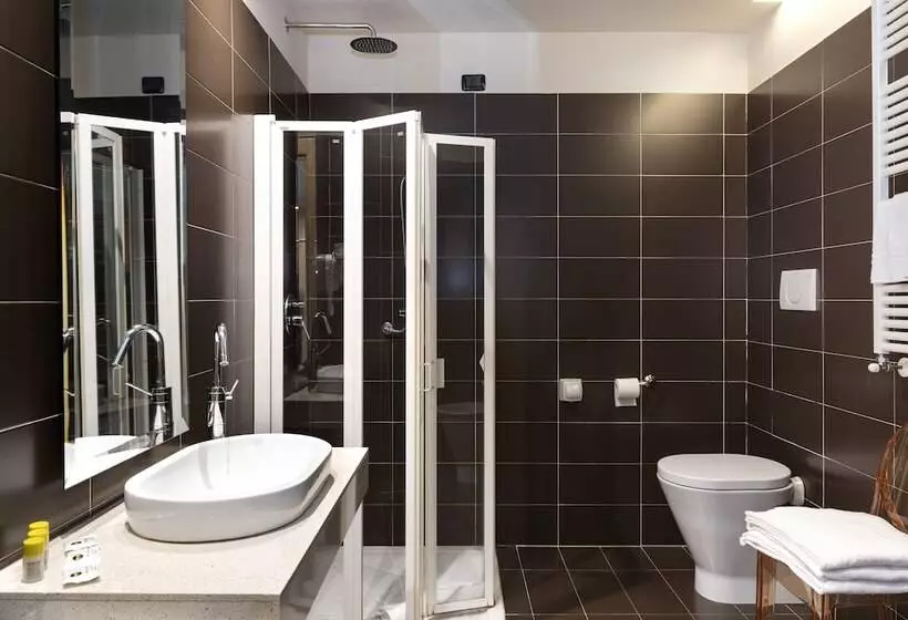 スタンダード４人部屋, B&b Hotel Malpensa Lago Maggiore