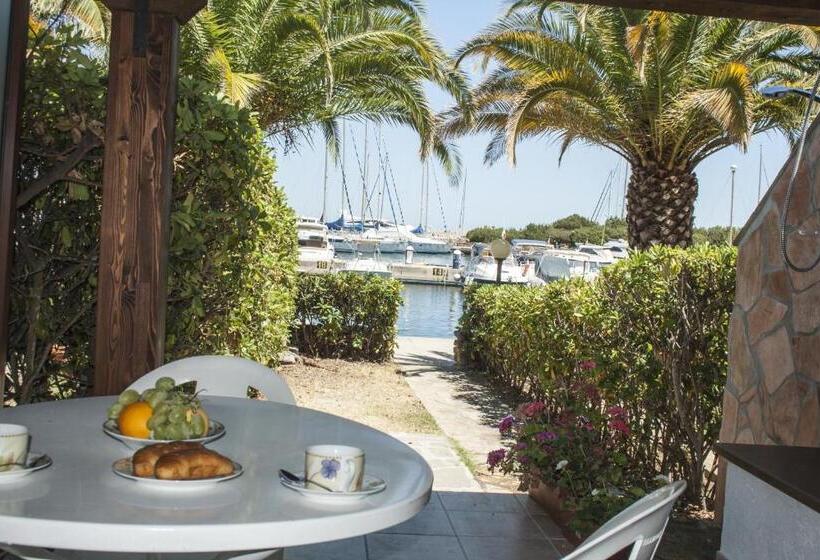 Escritório Estándar, Porto Ottiolu Resort
