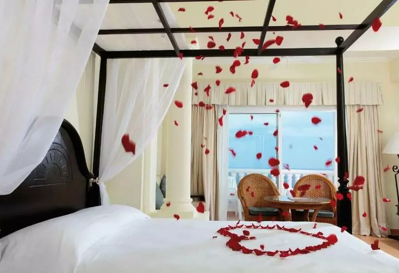 سوئیت جونیور سوپریور با چشم‌انداز دریا, Bahia Principe Explore Jamaica - All Inclusive