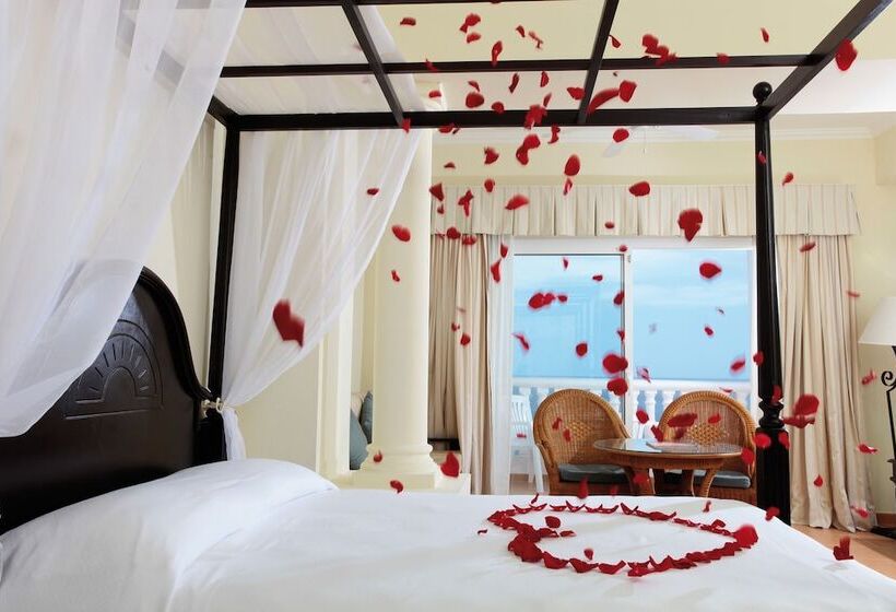 سوئیت جونیور سوپریور با چشمانداز دریا, Bahia Principe Grand Jamaica - All Inclusive