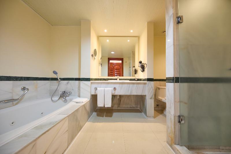 سوییت جونیور با چشمانداز دریا, Bahia Principe Grand Jamaica - All Inclusive