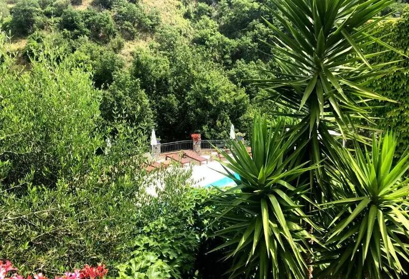 Perhehuone, Borgo San Francesco