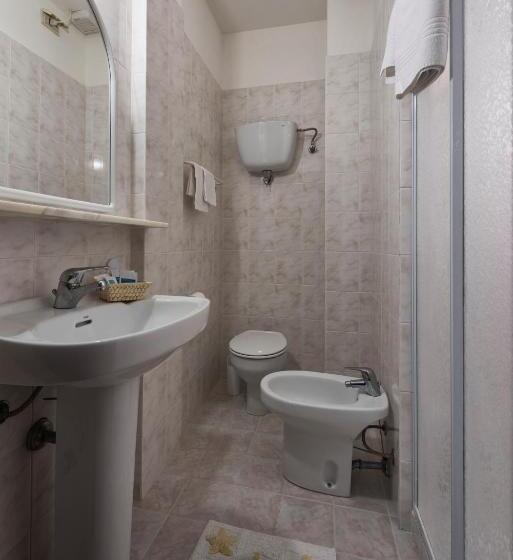 חדר משפחתי, Ristorante Il Gabbiano