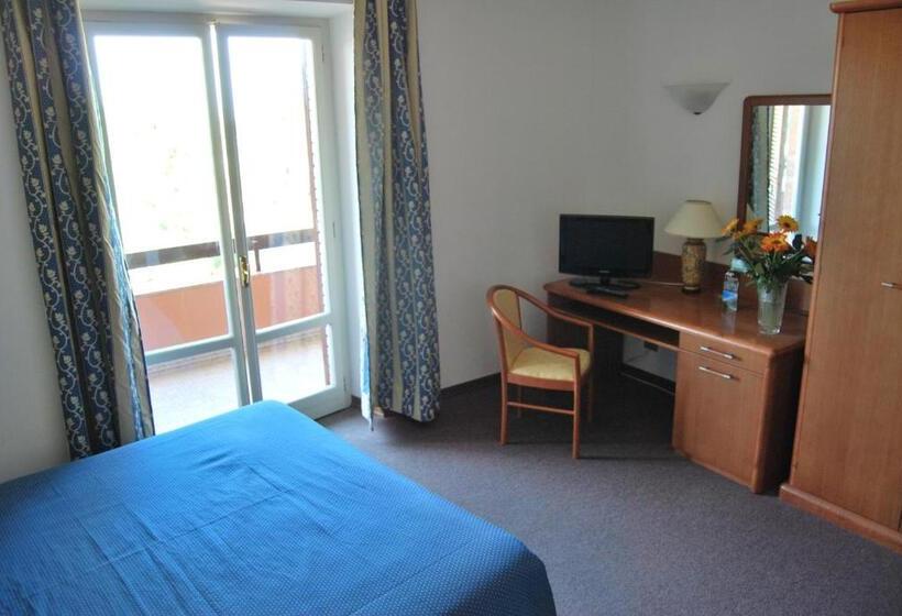 חדר קלאסי לשלושה, Ristorante Il Gabbiano