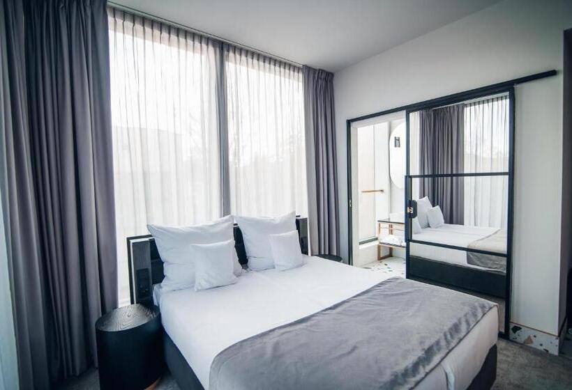 스탠다드 룸 킹사이즈 침대, Liberte 33, Bw Premier Collection