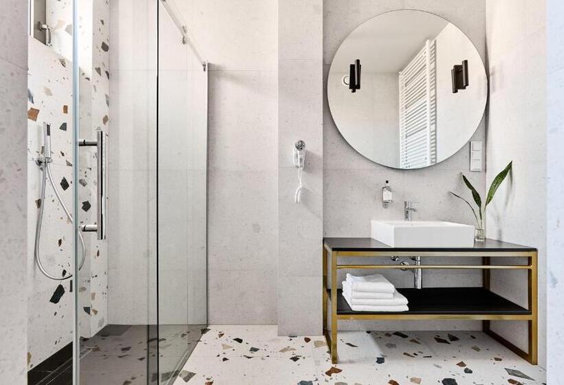 스탠다드 룸 킹사이즈 침대, Liberte 33, Bw Premier Collection