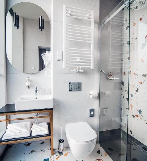 스탠다드 룸 킹사이즈 침대, Liberte 33, Bw Premier Collection