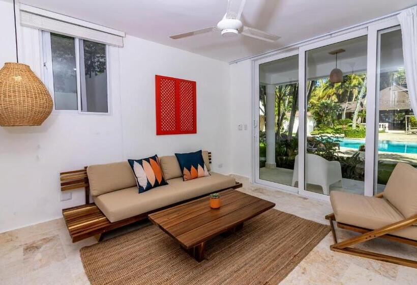 Люкс Вид на Бассейн, Las Canas Beach Retreat