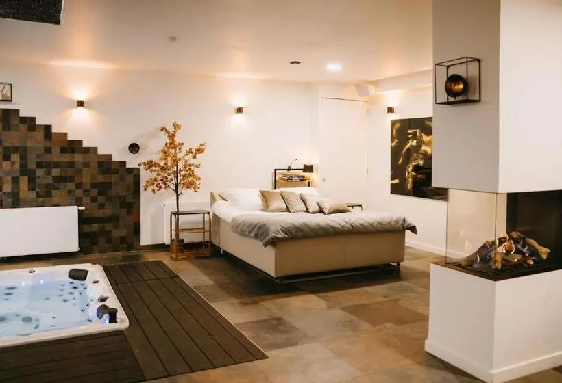 ハイドロマッサージバス付きスイート, Maas En Waal Wellness & Suites