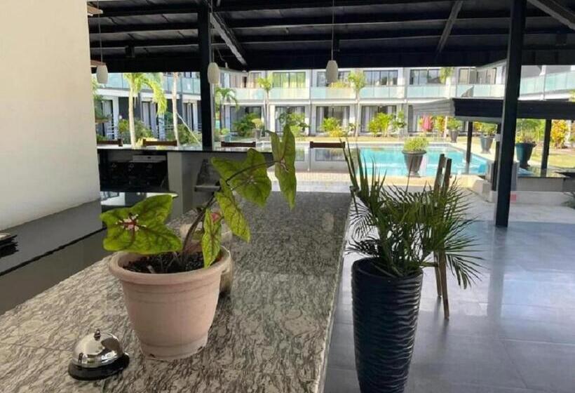 سوئیت با بالکن, Bohol Jewel Resort