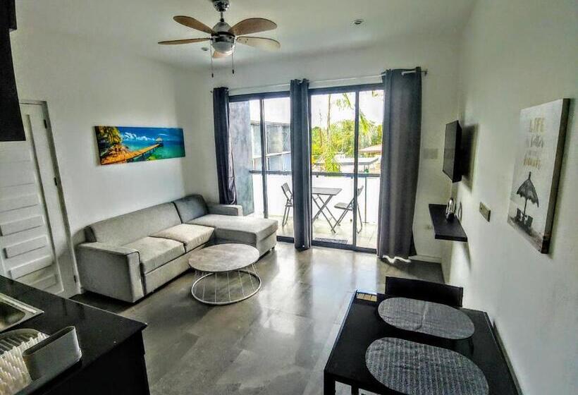 سوئیت با بالکن, Bohol Jewel Resort