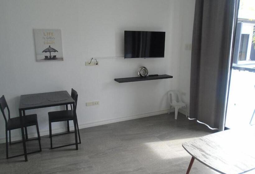 سوئیت با بالکن, Bohol Jewel Resort